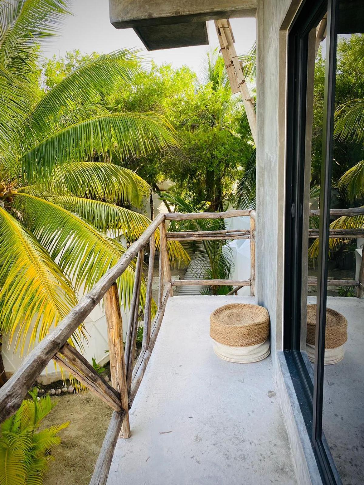 Frequency Hotell Isla Holbox Exteriör bild